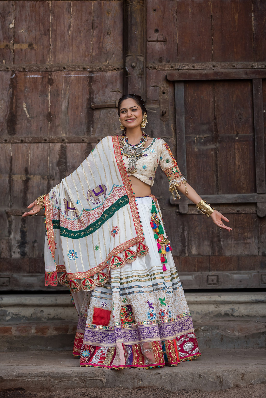 Shwet Rang Chaniya Choli Set