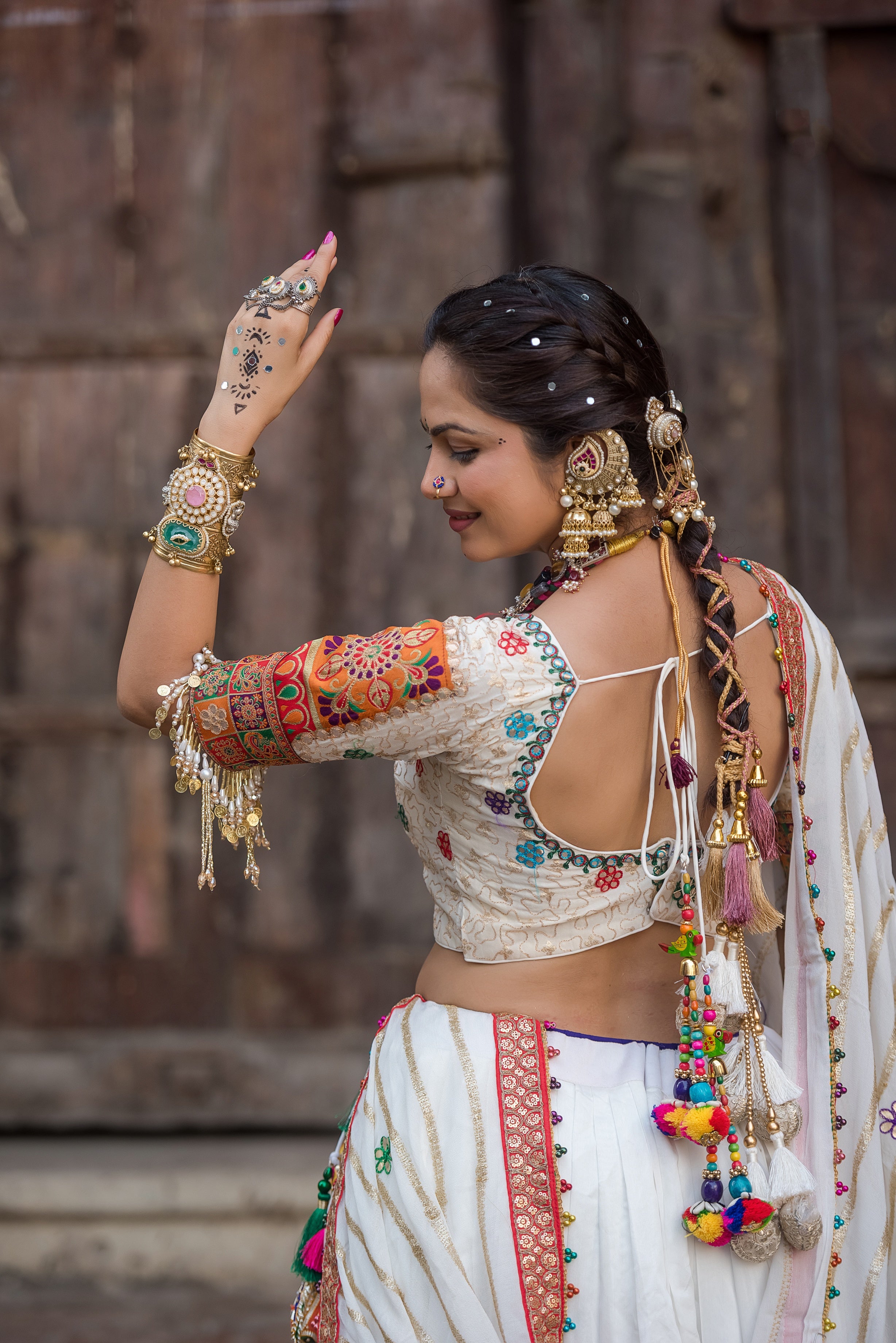 Shwet Rang Chaniya Choli Set