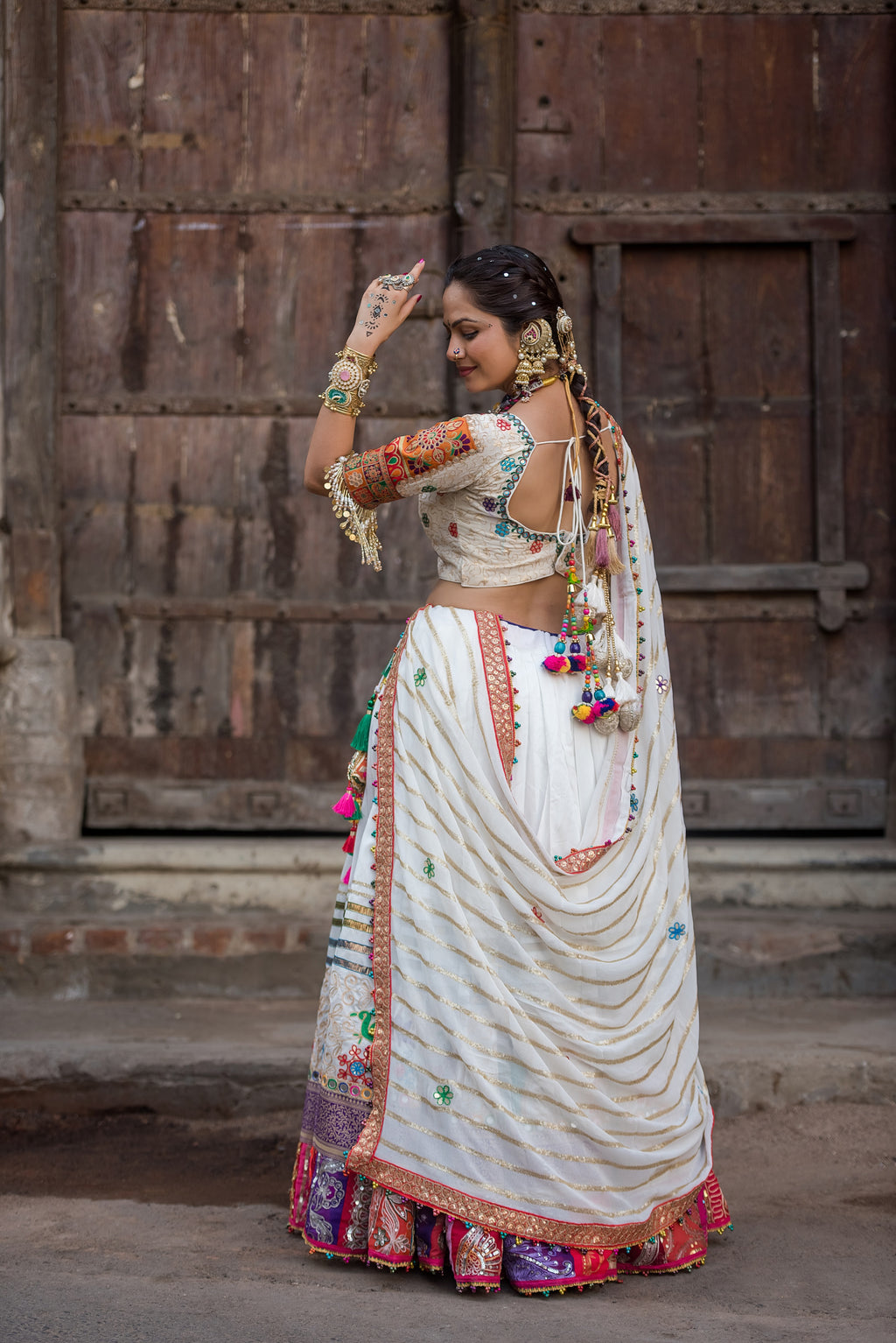 Shwet Rang Chaniya Choli Set