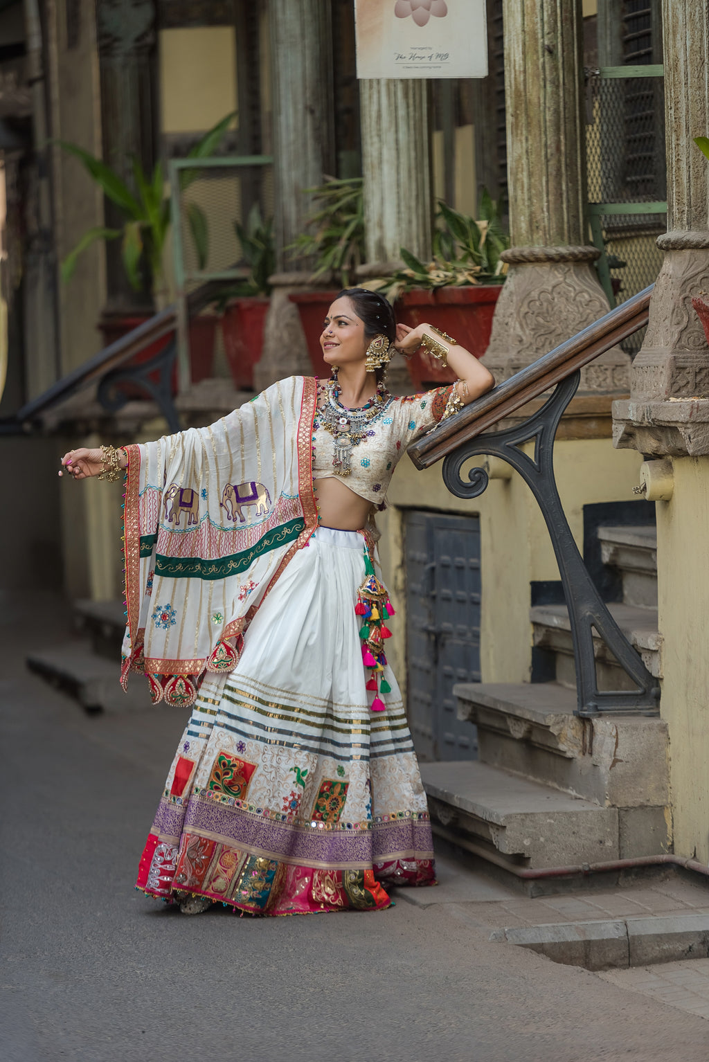 Shwet Rang Chaniya Choli Set