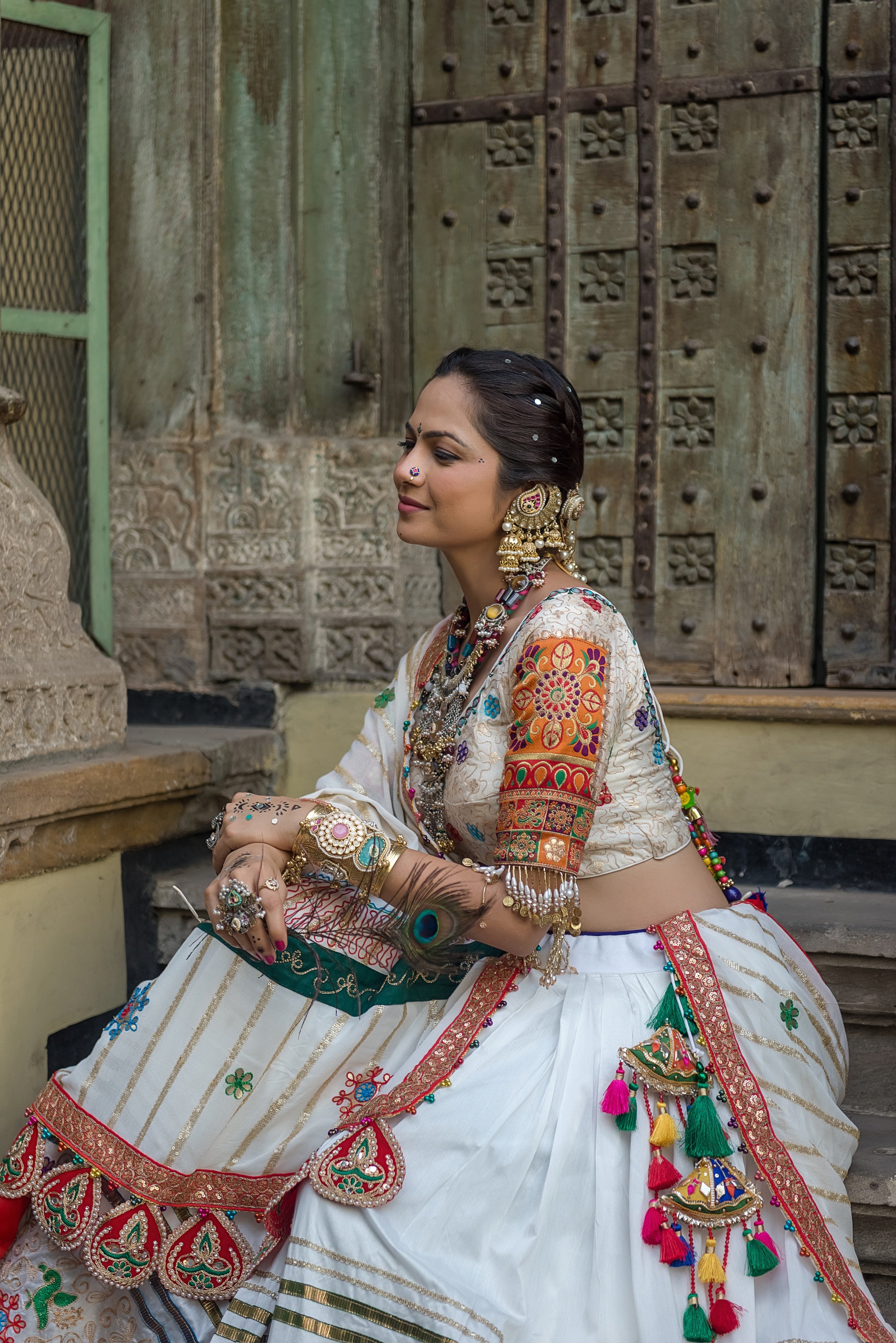 Shwet Rang Chaniya Choli Set